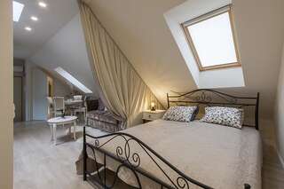 Апартаменты Apartments Satva Вильнюс Номер-студио с кроватью размера "king-size" и диван-кроватью-7